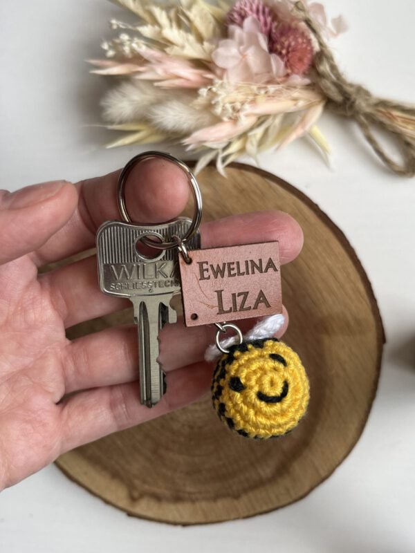 bee key chain. handmade by Ewelina Liza