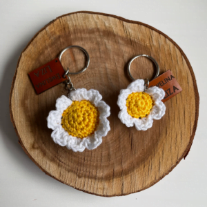 Flower key chain. | Blümchen Schlüsselanhänger handmade by Ewelina Liza